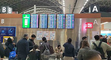 Sabiha Gökçen'de hava muhalefeti engeli: 127 sefer iptal edildi, yolcular terminalde kaldı