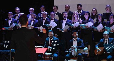 Sağlık çalışanları koro oluşturdu, Türk halk müzikleri seslendirildi