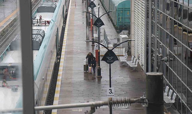 Sakarya'da tren istasyonu ve otogarda arife sakinliği