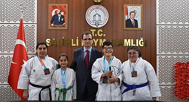 Salihli'nin karate yıldızları Türkiye dereceleriyle gururlandırdı