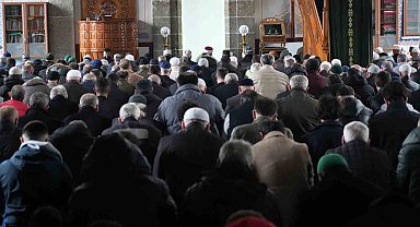 Samsun'da "çifte bayram" coşkusu: Vatandaşlar camilere akın etti