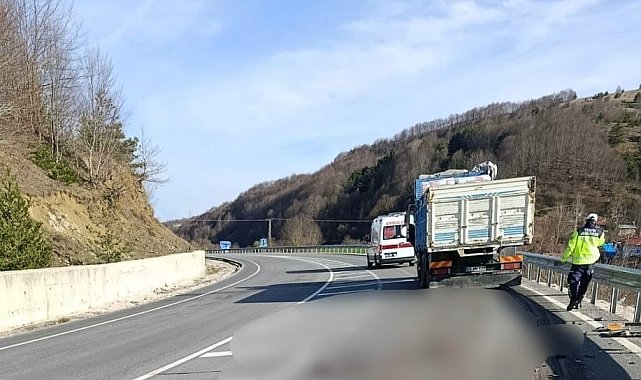 Samsun'da virajı alamayan motosiklet kamyonla çarpıştı: 1 ölü