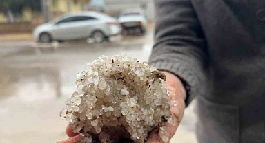 Şanlıurfa'da dolu yağışı hayatı olumsuz etkiledi