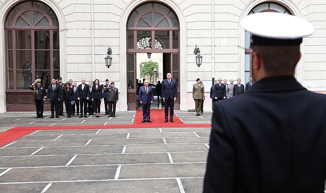 Savunma Bakanı Güler, İtalya Savunma Bakanı Crosetto ile bir araya geldi