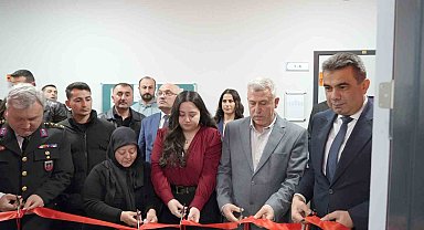 Şehidin adı köy okulundaki kütüphaneye verildi, ailesi gözyaşlarına hakim olamadı