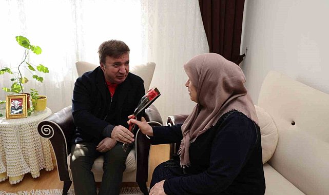 Şehit annesine 8 Mart ziyareti