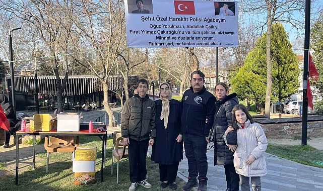 Şehitler için mevlit şekeri dağıttı