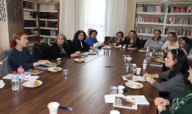 Şehzadeler'de "Kitap, kahve ve Kurabiye" buluşmasıyla başladı