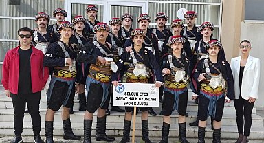 Selçuk Efes Sanat Halk Oyunları ekibi üçüncü oldu