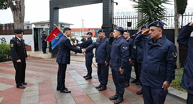 Şener, bayramda görev başındakileri ve şehit ailelerini unutmadı