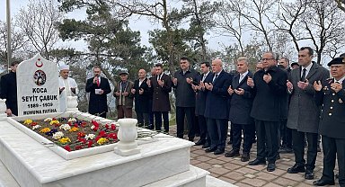 Seyit Onbaşı kabri başında anıldı