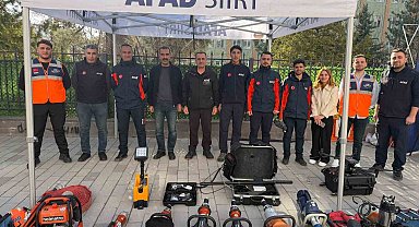 Siirt'te AFAD ekipleri Deprem Haftası'nda vatandaşları bilgilendirdi