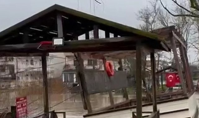 Şile'de sağanak su baskınlarına neden oldu