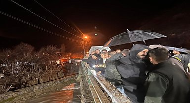 Şırnak Valisi Ekici sel bölgesinde: "Devletimiz tüm imkanlarıyla sahada"