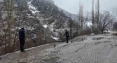 Şırnak'ta sağanak nedeniyle köyün bir bölümü çöktü evler boşaltıldı