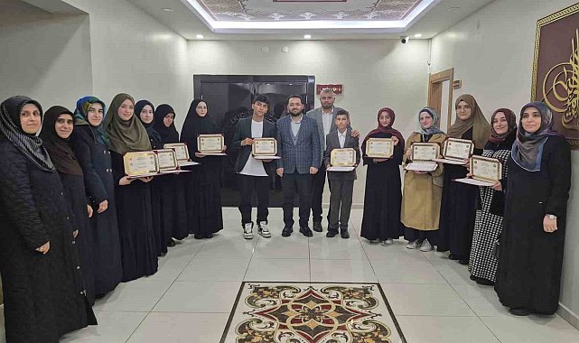 Sivas'ta 10 öğrenciye hafızlık belgesi verildi
