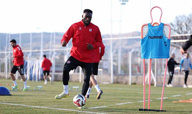 Sivasspor'da Esenler Erokspor hazırlıkları başladı