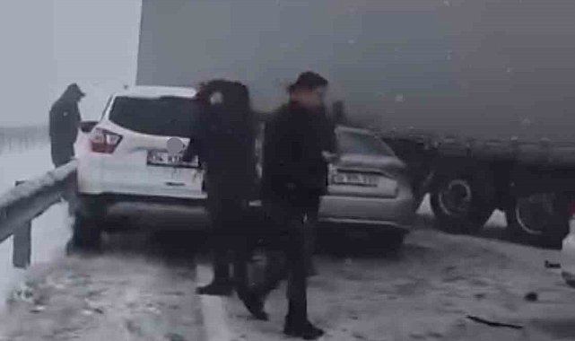 Siverek-Diyarbakır karayolunda zincirleme kaza: Yol trafiğe kapandı