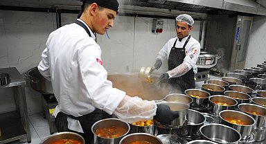 Sultanbeyli'de Ramazan dayanışması: İyilik mutfağı kapı kapı hizmet veriyor