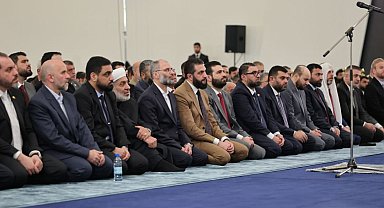 Suriye Devlet Başkanı Başkan eş-Şara, bayram namazını Halk Sarayı'nda kıldı