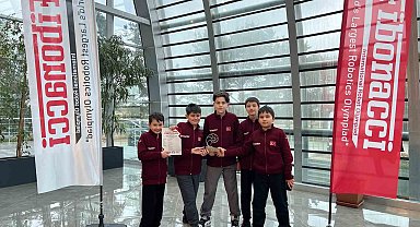 TACEV öğrencileri, robotik olimpiyatlarında Türkiye ikincisi oldu