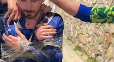 Takım arkadaşlarını koli bandıyla bağlayıp sirkeyle yıkadılar