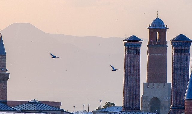 Tarihi "Erzurum Marşı"nın yeniden seslendirilmesine rekor beğeni geldi