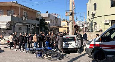 Tarsus'ta otomobil ile motosiklet çarpıştı: 2 yaralı