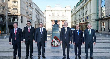 TBMM Başkanı Kurtulmuş, Romanya'da Atatürk Anıtı'nı ziyaret etti