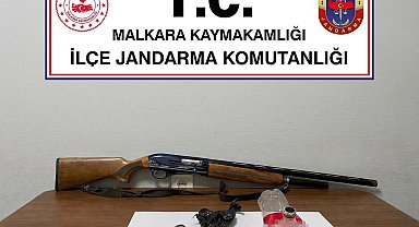 Tekirdağ'da ruhsatsız av tüfeği ve uyuşturucu ele geçirildi