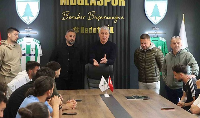 Teknik Direktör Durmuş, gözyaşlarını tutamadı