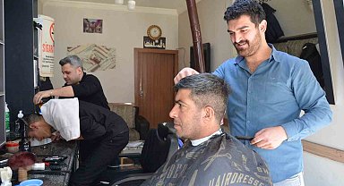 Tercan'da berberlerde bayram yoğunluğu