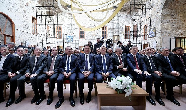 Ticaret Bakanı Bolat: "Barış yanlısı, dünyada oyun kuruculuğu ve barış tesis etmekle uğraşan Türkiye bir yıldız gibi parlıyor"