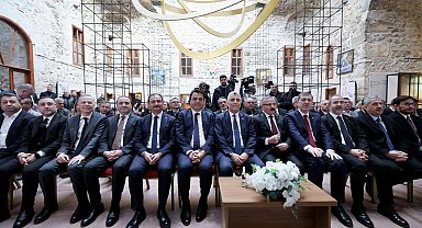 Ticaret Bakanı Bolat: "Barış yanlısı, dünyada oyun kuruculuğu ve barış tesis etmekle uğraşan Türkiye bir yıldız gibi parlıyor"