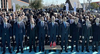 Ticaret Bakanı Bolat: "İran'la ticari taşımalar kontrollü bir şekilde devam ediyor"