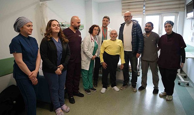 Tıpta nadir vaka: Eğri göğüs kafesi ve skolyoza rağmen kalbi saatlerce durdurularak hayata döndürüldü
