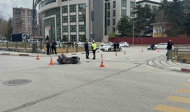 Tokat'ta motosikletle otomobil çarpıştı: 2 ağır yaralı