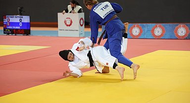 Trabzon'da Judo Şampiyonası nefes kesti