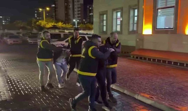 Trafikte bıçakla dehşet yaşatan baba-oğula 363 bin TL ceza