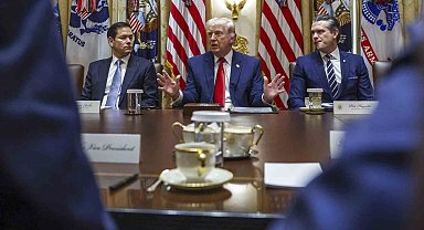 Trump: "İran, benimle anlaşma yapmak için yalvarıyor"