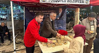 Turgutlu Belediyesinden Kadir Gecesi'nde helva ikramı