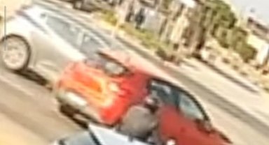 Turgutlu'da 3 kişinin yaralandığı kaza anı kamerada