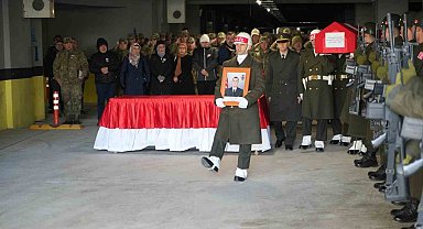 Türk bayrağına sarılı naaşıyla memleketine uğurlandı