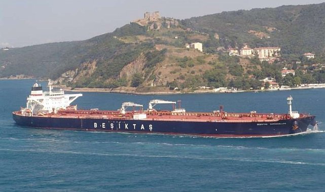 Türk şirketine ait ham petrol tankerinin Karadeniz açıklarında vurulduğu iddia edildi: O anlar telsiz konuşmalarına yansıdı