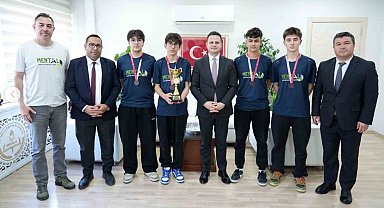 Türkiye üçüncüsü tenisçilerden İl ve İlçe Milli Eğitim Müdürlerine ziyaret