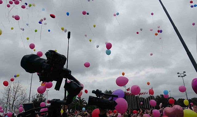 Tuzla'da balonlar kanseri yenen Almira için gökyüzüne uçtu
