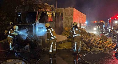 Tuzla'da korkutan tır yangını