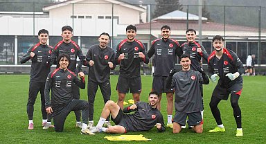 Ümit Milli Futbol Takım, hazırlıklarını yağmur altında sürdürdü