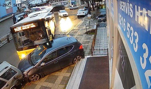 Ümraniye'de İETT otobüsü park halindeki araçlara çarptı