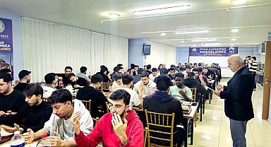 Üniversite öğrencileri iftar sofrasında buluşuyor